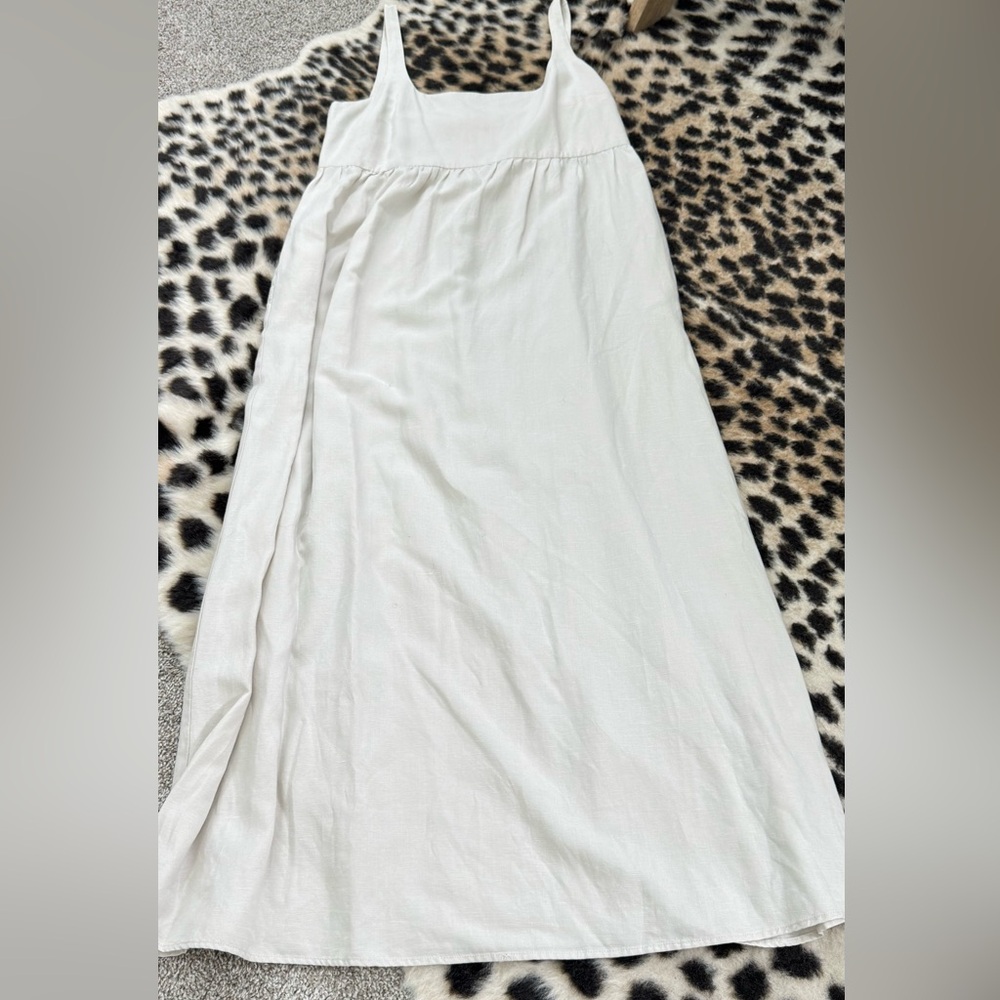 Women’s White Sleeveless Maxi Dress
